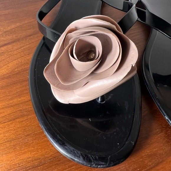 Valentino Garavani Jelly Thong Sandals with Rose Applique 🌹 - Picture 4 of 7